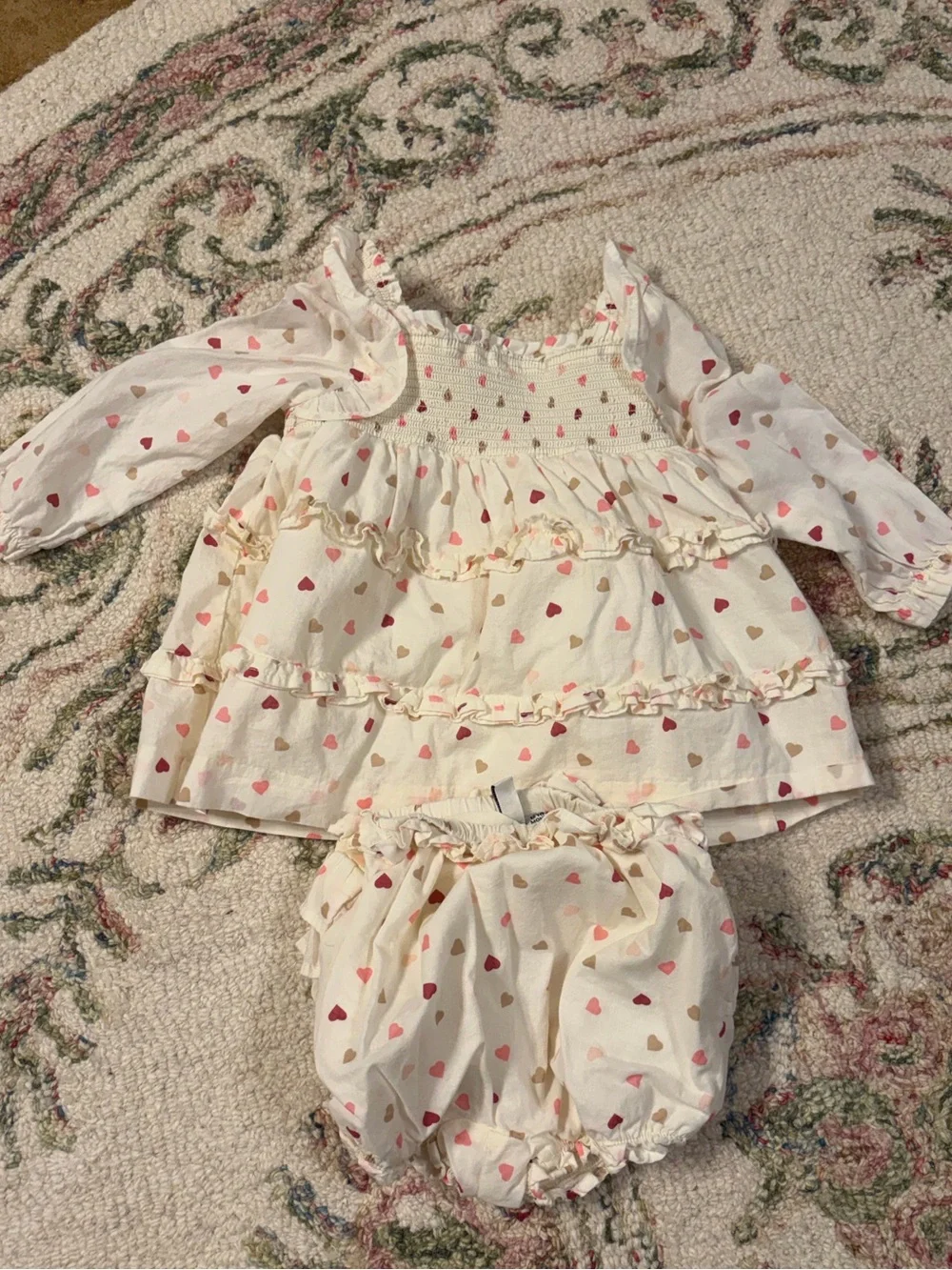 Cream Heart Ruffle Set - Picture 1 of 2
